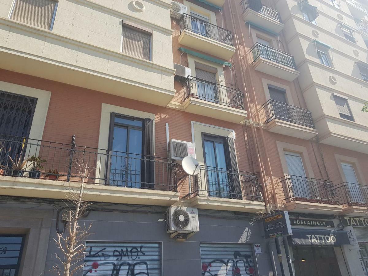 Domus Valencia Apartamentos Centro Frente A Torres De Serrano Extérieur photo